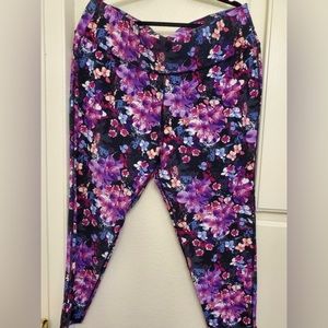 Lane Bryant - Livi Active Floral Capri Leggings 22/24